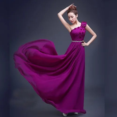 婚礼敬酒服穿什么颜色 结婚敬酒服怎么穿得体