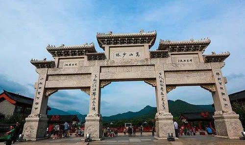 释小龙跟释行宇哪个辈分大?