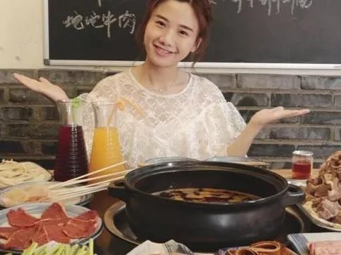 央视批“大胃王”吃播浪费严重,吃播为何有很多受众?