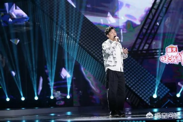 如何看待叶秉桓在《天籁之战》中翻唱的《小半》？