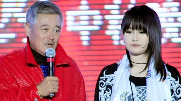 赵本山妻子再为女儿婚事着急,为什么球球的婚事现在还没着落