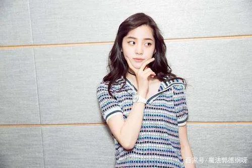 从万人羡到万人嫌,“天才少女”欧阳娜娜,是如何打烂一手好牌的?