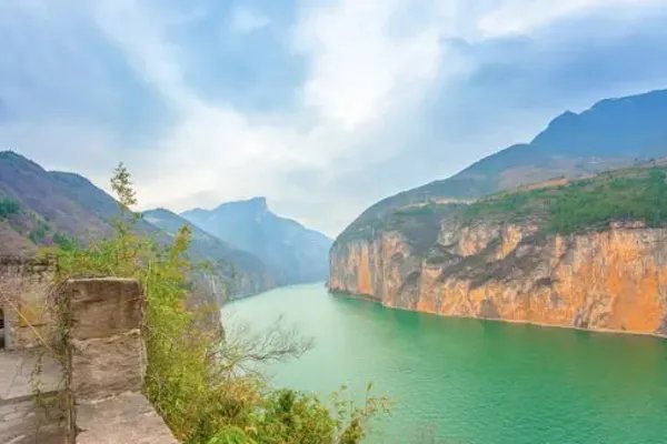 白帝城李白诗中的白帝城位于哪里 白帝城位于重庆市奉节县东白帝山