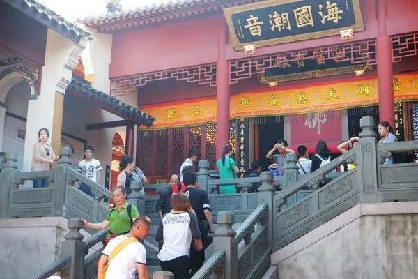 没结婚的情侣不要拜佛为什么 情侣一起去拜佛的禁忌有哪些