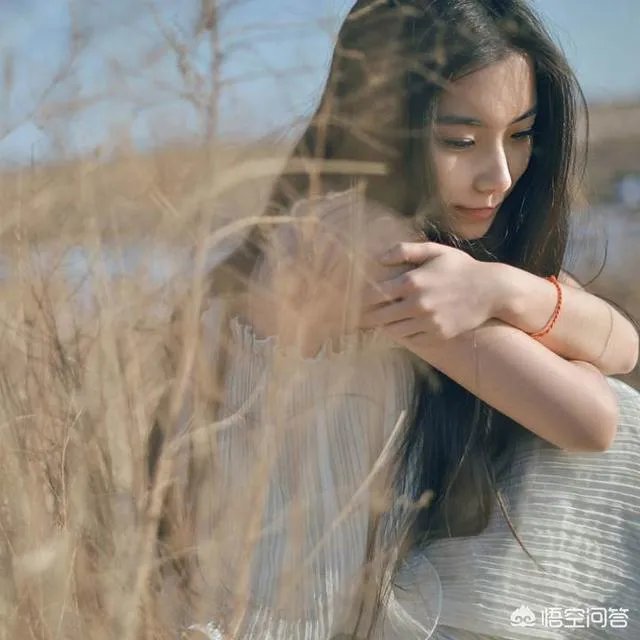 明明是她先闯进我的世界,为何最后心痛的是我?