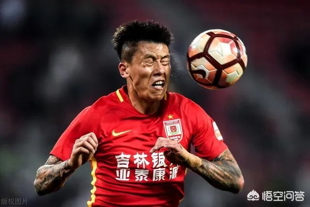 先挖于睿,再抢谭龙,亚泰球迷快哭了!上港国脚何不回归绿城?