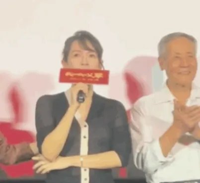 章子怡罕现身,谈女儿几度哽咽落泪不止,她的育儿观是怎样的?
