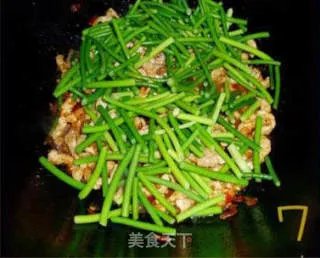 蒜苗炒肉丝