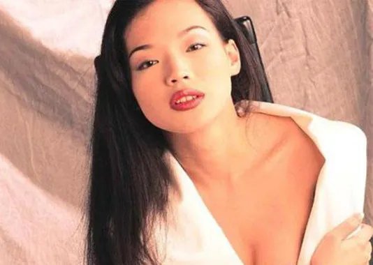 一脱成名舒淇绝版人体 成名前的大量不雅照
