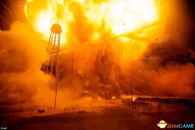 实在太震撼 NASA曝光“天鹅座”飞船爆炸现场近照