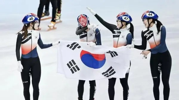 3000米接力决赛韩国女队抢跑是策略,为什么韩国速滑选手总犯规?