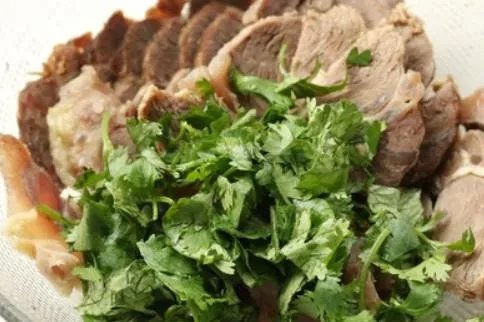 生拌牛肉的做法