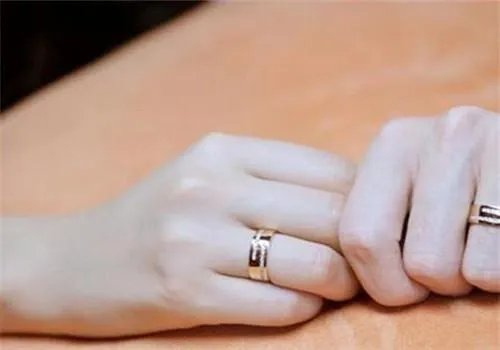不婚族戒指戴法 女生戴戒指讲究有哪些
