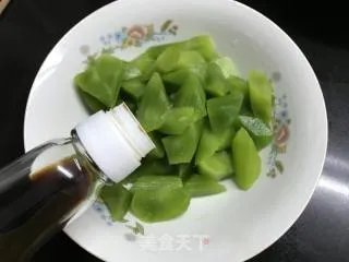 凉拌莴笋