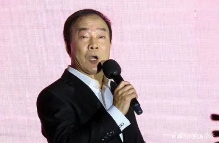 侯耀文已经离世13年,被戴志诚夺走的美女老婆,如今过的怎么样?
