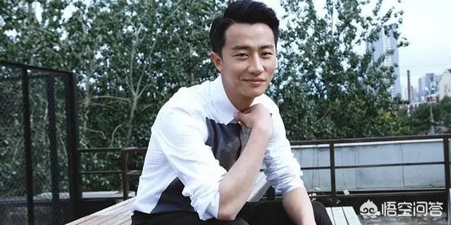 黄轩拍了很多大导演的电影为什么粉丝量还是那么少?