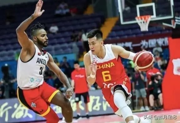中国男篮险胜波多黎各，李楠怒斥郭艾伦：别总想着进攻，要防守！当时发生了什么？