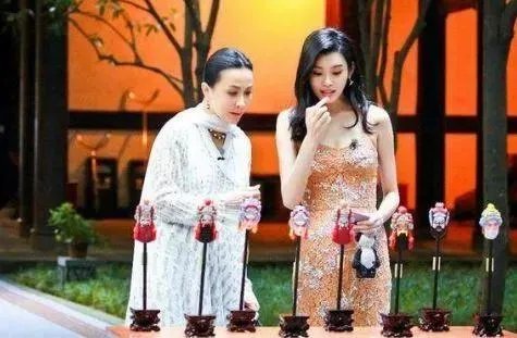 奚梦瑶摔倒后微博上那些大V的评论真是本人操作的吗?