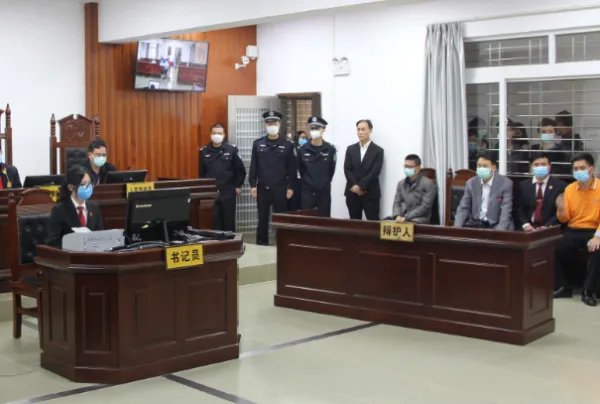 被投毒百草枯女孩已能站立,此女孩的家属该如何维权?