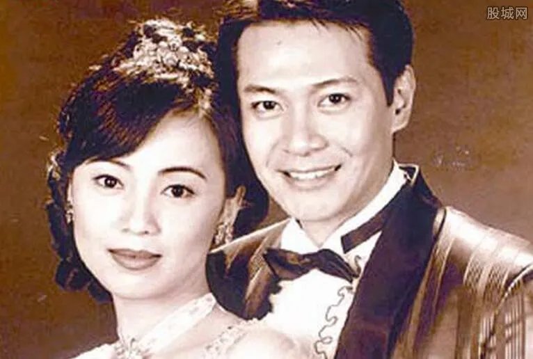 邓萃雯江华当年事件 江华真心爱过邓萃雯吗？