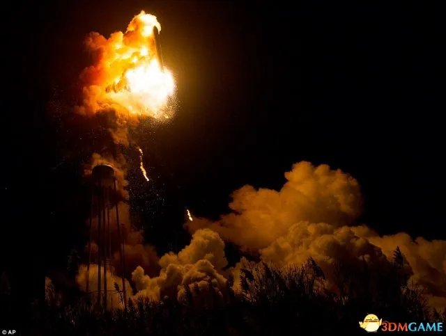 实在太震撼 NASA曝光“天鹅座”飞船爆炸现场近照