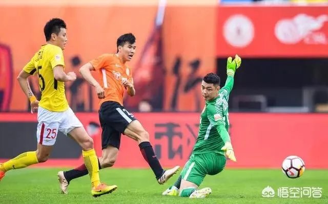 恒大0:2落后北京人和,为什么卡纳瓦罗最先换下郑智?