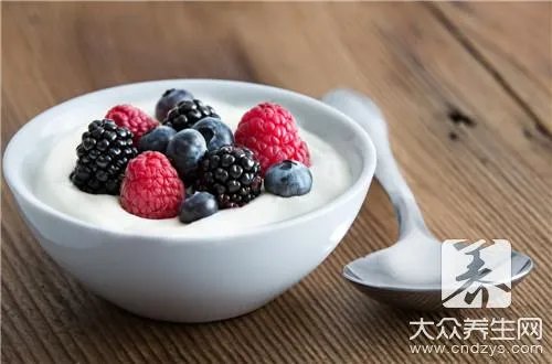 脱脂牛奶可以做酸奶吗