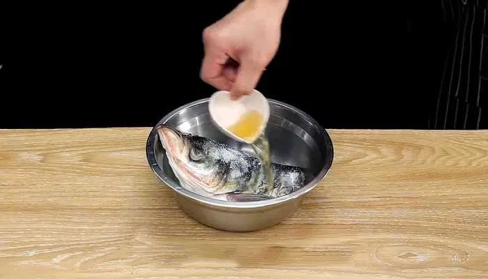 鱼头炖豆腐的做法 鱼头豆腐汤怎么做