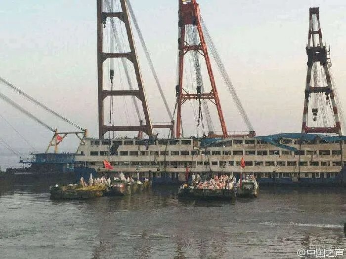 长江沉船遇难者升至331人 救援人员逐层搜寻(图)