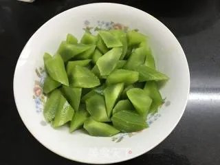 凉拌莴笋
