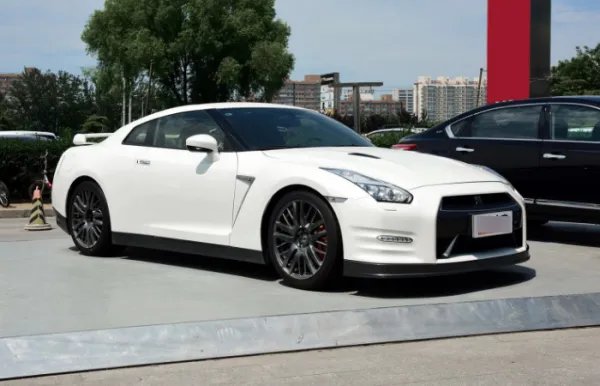 日产GTR34、GTR35属于什么车?超跑还是?