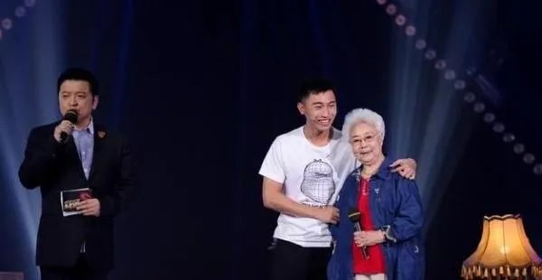 田华一家4口患癌的都是谁?