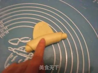 奶香面包——电动打蛋器和面、烤箱发酵法