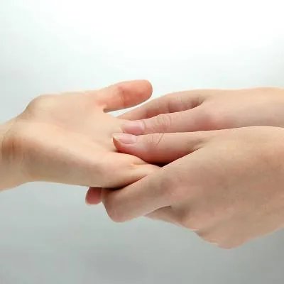 手脚发麻是怎么回事?