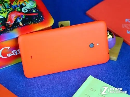 比大屏安卓耐用? 诺基亚Lumia1320评测
