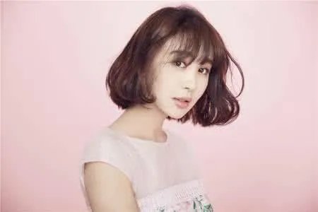 李菲儿是谁?为何近日频频上热搜?