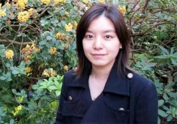 张京16年前用英文说自己的梦想是当外交官,如何她怎样了?
