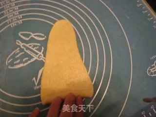 奶香面包——电动打蛋器和面、烤箱发酵法