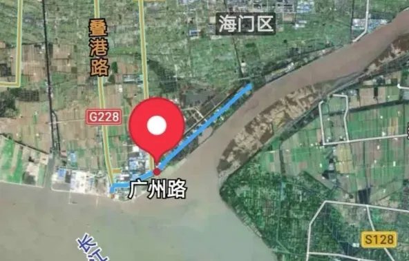 一宝马司机单手飙车时速近260公里,警方是怎么处理的?