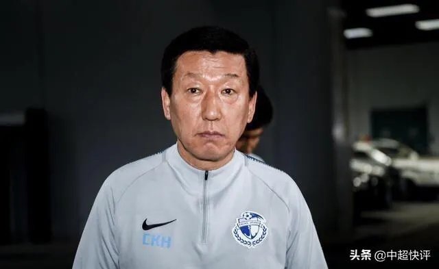 申花接连引进金信煜和沙拉维两名进攻球员，哪两位队内外援会被顶替呢？