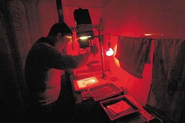 “暗房”是什么意思?