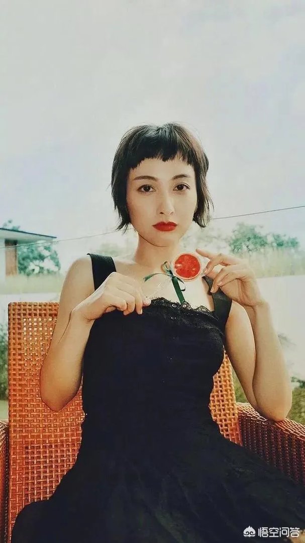 芒果台新人有台风稳健的梁田靳梦佳,为何还要力捧李浩菲?