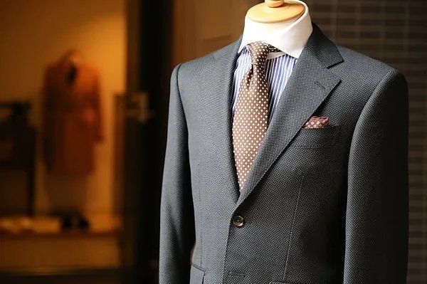 梦见试穿新衣服不合适预示什么 梦见试穿新衣服不合适有什么征兆