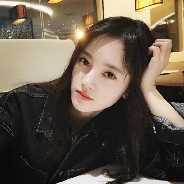 鞠婧祎比基尼照片太过性感,你对这种类型的女孩怎么看