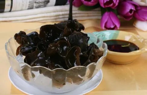 如果长期吃黑木耳,会有什么好处或坏处