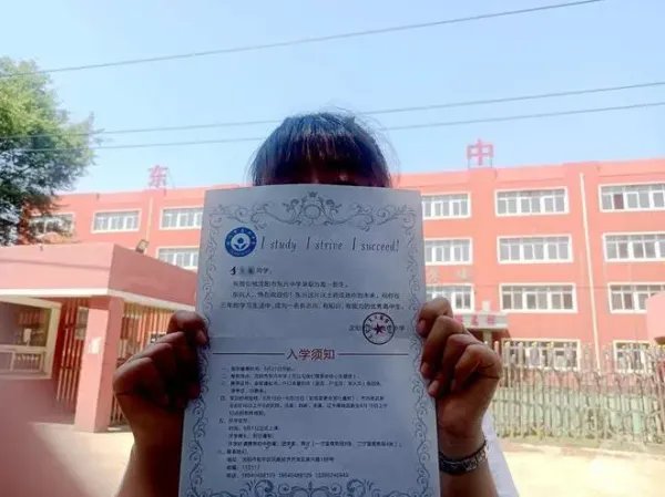 沈阳一学校违规录取致学生无学籍无法高考,谁该为这些学生讨回公道?