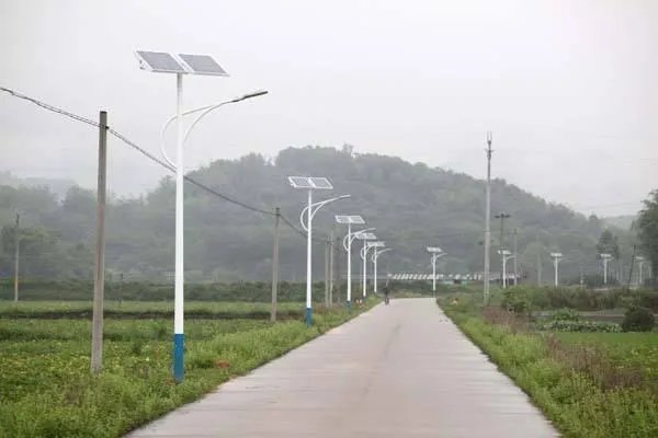 物联网路灯和传统太阳能路灯相比有什么区别?