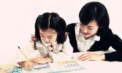 陪娃写作业遭打,如何正确辅导孩子学习?