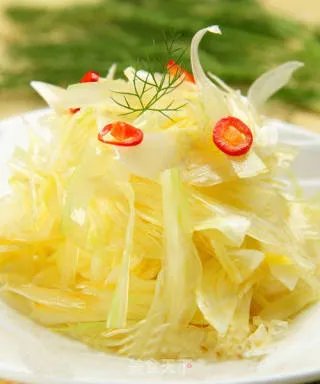 冷拌脆香块根芹