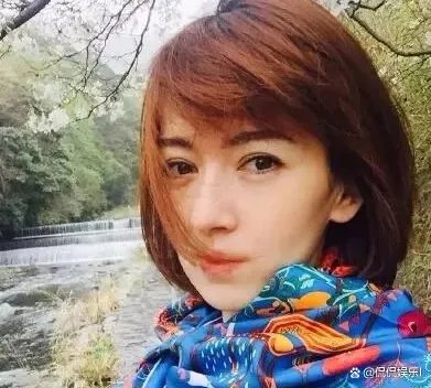 央视主持人尼格买提被妻子取关微博,双方7年无互动,曾传婚变,怎么回事?